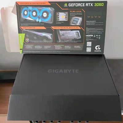 Trzy wentylatory graficzne karty graficzne NVIDIA Gigabyte RTX 3060 GAMING OC 12G GDDR6